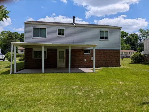 209 Bendix Dr, Coraopolis, PA 15108 photo 11