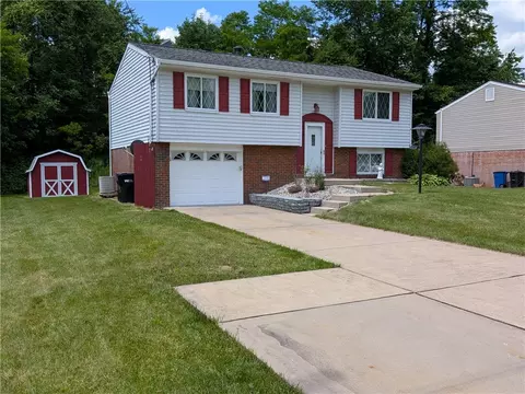 209 Bendix Dr, Coraopolis, PA 15108 photo 3