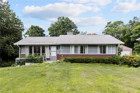 3003 Nottinghill Dr, Coraopolis, PA 15108