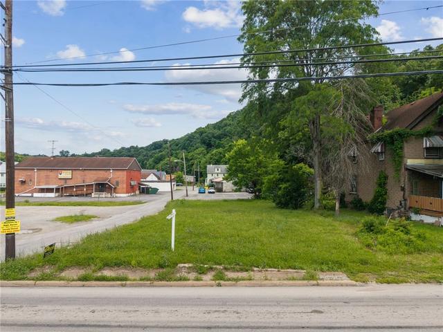 1025 1st St, Vandergrift, PA 15690