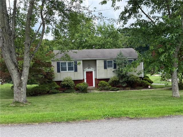 1409 Lexington Dr, New Brighton, PA 15066