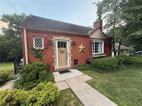 139 Glenfield Dr, Pittsburgh, PA 15235