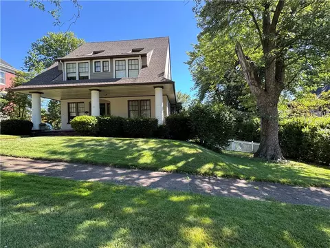 60 Stockton Ave, Uniontown, PA 15401