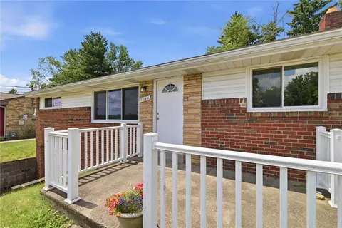 5044 Leona Dr, Pittsburgh, PA 15227