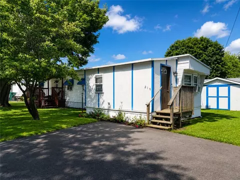 219 Maplecrest, Cabot, PA 16023