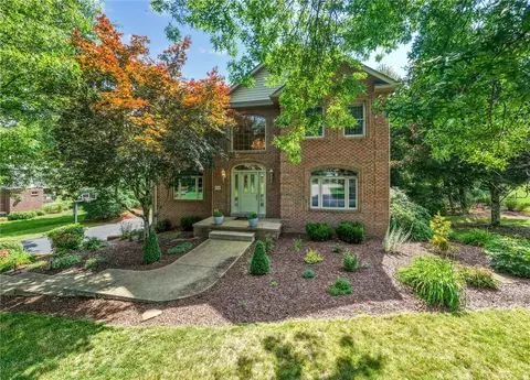 1115 Chaucer Dr, Greensburg, PA 15601