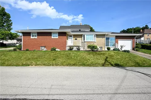 207 Vernon St, Belle Vernon, PA 15012