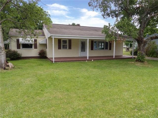 1009 Arlington Dr, Greenville, PA 16125