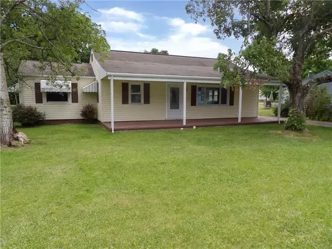 1009 Arlington Dr, Greenville, PA 16125