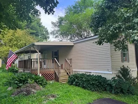 115 Woodview Dr, Valencia, PA 16059