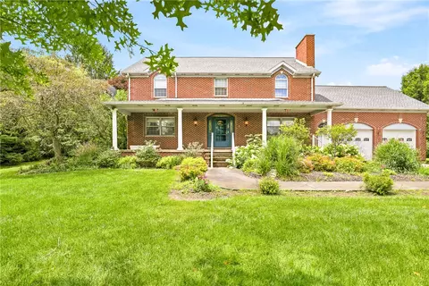 413 Stadium Dr, Somerset, PA 15501