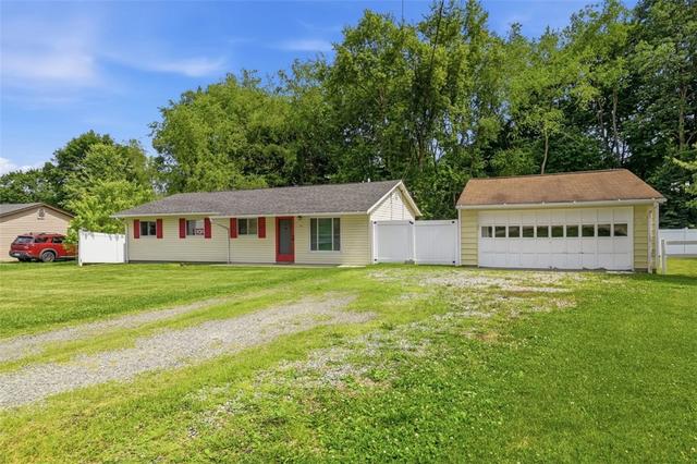 225 Sandalwood Dr, Cranberry Township, PA 16066
