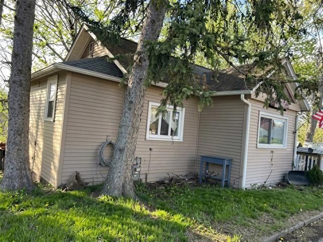 215 N Walnut St, New Castle, PA 16101