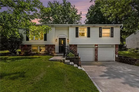 1914 Strawbridge Dr, South Park, PA 15129