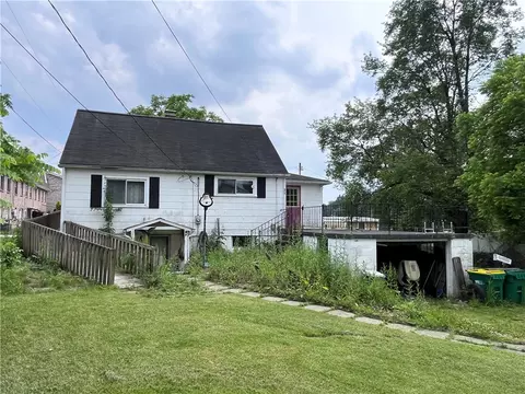 275 S Duffy Rd, Butler, PA 16001