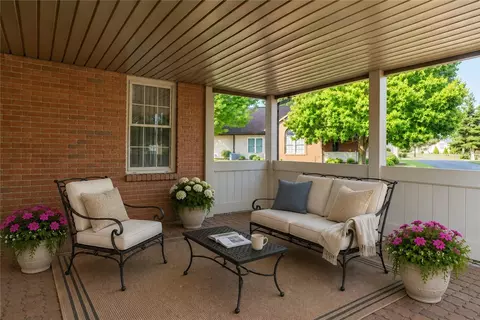 23 Ashford Dr, Cranberry Township, PA 16066