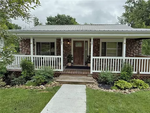 220 Widmer Ave, New Kensington, PA 15068