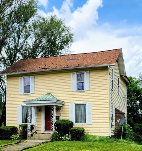 337 Jackson St, Grove City, PA 16127