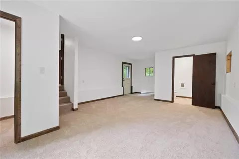 Living - 1156 Cole Rd, Apollo, PA 15613 photo 4 of 5