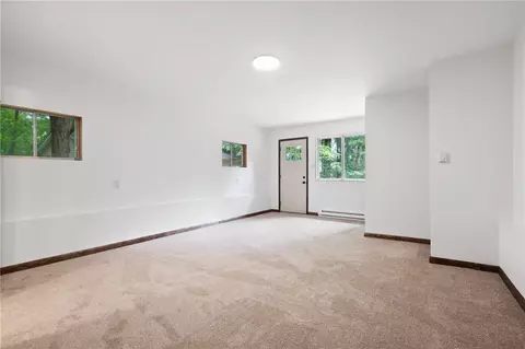 Living - 1156 Cole Rd, Apollo, PA 15613 photo 5 of 5