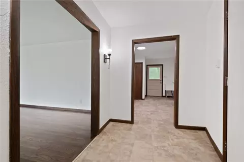 Entry Way - 1156 Cole Rd, Apollo, PA 15613 photo 1 of 4