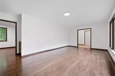 Living - 1156 Cole Rd, Apollo, PA 15613 photo 2 of 5