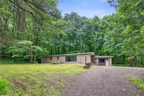 Exterior - 1156 Cole Rd, Apollo, PA 15613 photo 2 of 6