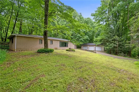 Exterior - 1156 Cole Rd, Apollo, PA 15613 photo 4 of 6