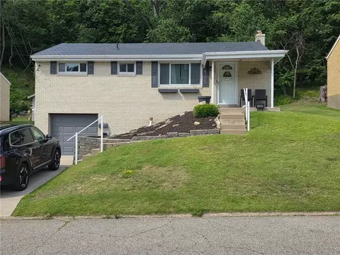 130 Eileen Dr, Pittsburgh, PA 15214