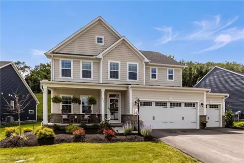 337 Red Bud Ln, Washington, PA 15301