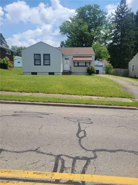 913 Indiana Ave, Farrell, PA 16121