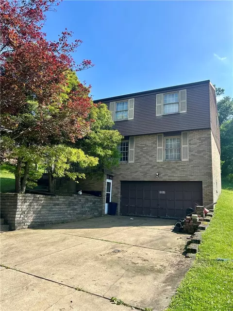1061 Old Post Rd, South Park, PA 15129