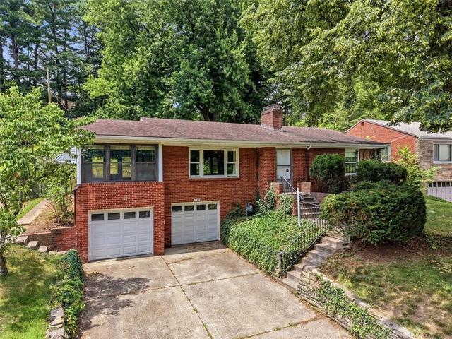 1140 Lakemont Dr, Pittsburgh, PA 15243