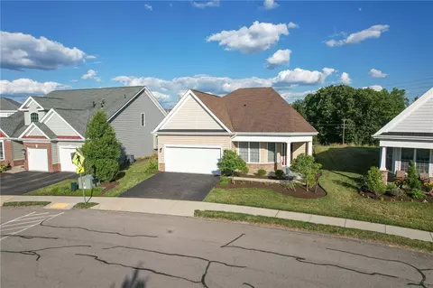 114 Gateway Dr, Pittsburgh, PA 15237