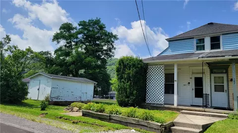 385 Maple Ave, Hooversville, PA 15936