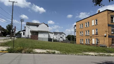 000 E 16th, Homestead, PA 15120
