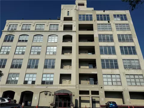 5850 Centre Ave #411, Pittsburgh, PA 15206