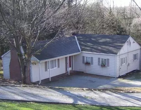 575 Dorseyville Rd, Pittsburgh, PA 15238