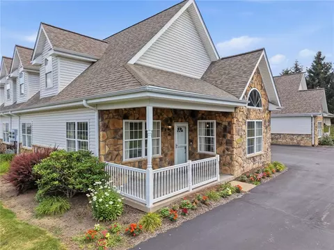 121 Canter Ln, Gibsonia, PA 15044