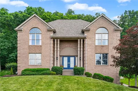 114 Oakview Dr, Cranberry Township, PA 16066