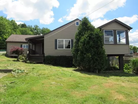 26 Mulberry St, Belle Vernon, PA 15012