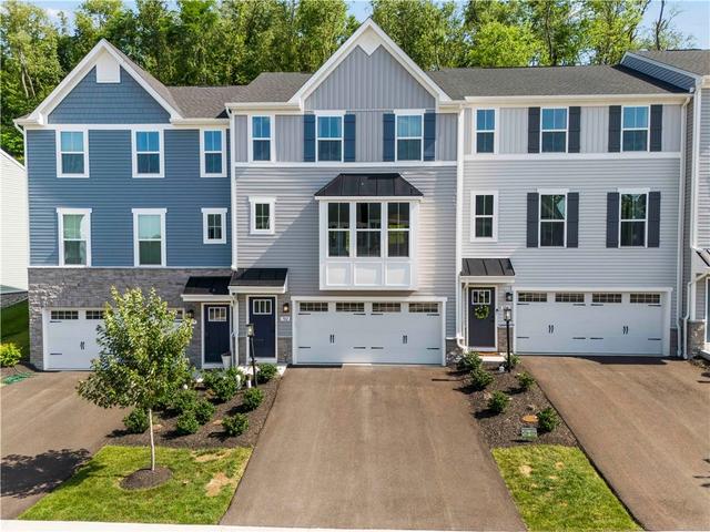 702 Greenwood Dr, Canonsburg, PA 15317