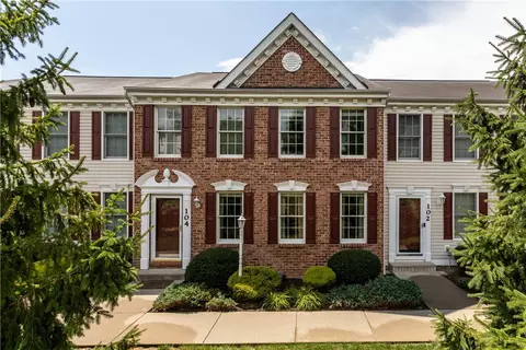 104 Castle View Dr, Mckees Rocks, PA 15136