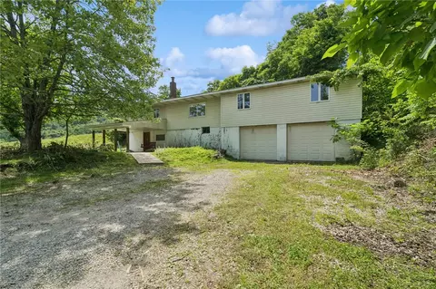 300 Millersdale Rd, Greensburg, PA 15601