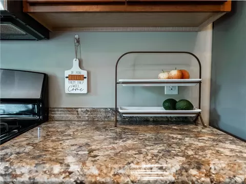 Kitchen - 6407 Lindsey Ln, Export, PA 15632 photo 5 of 5