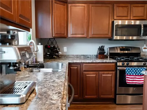 Kitchen - 6407 Lindsey Ln, Export, PA 15632 photo 2 of 5