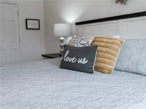 Bedroom - 6407 Lindsey Ln, Export, PA 15632 photo 3 of 6