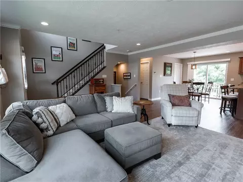 Living - 6407 Lindsey Ln, Export, PA 15632 photo 3 of 3