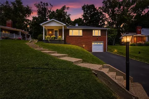 12289 Herold Dr, Irwin, PA 15642