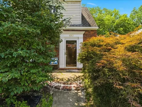 496 Parkview Dr, Pittsburgh, PA 15243